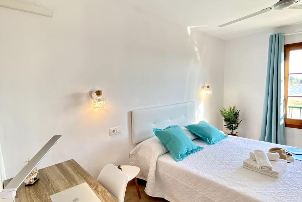 Apartament Sa Farola - Ac, Wifi , Pool, Beach Кала-эн-Бланес Экстерьер фото